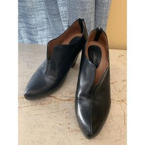 Earthies Mareesa Black Leather Ankle Bootie